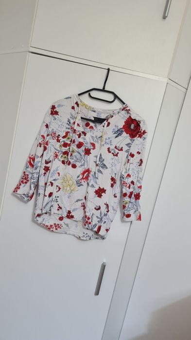 Bardzo ładna bluzka bluzeczka kwiaty elegancka do pracy biura