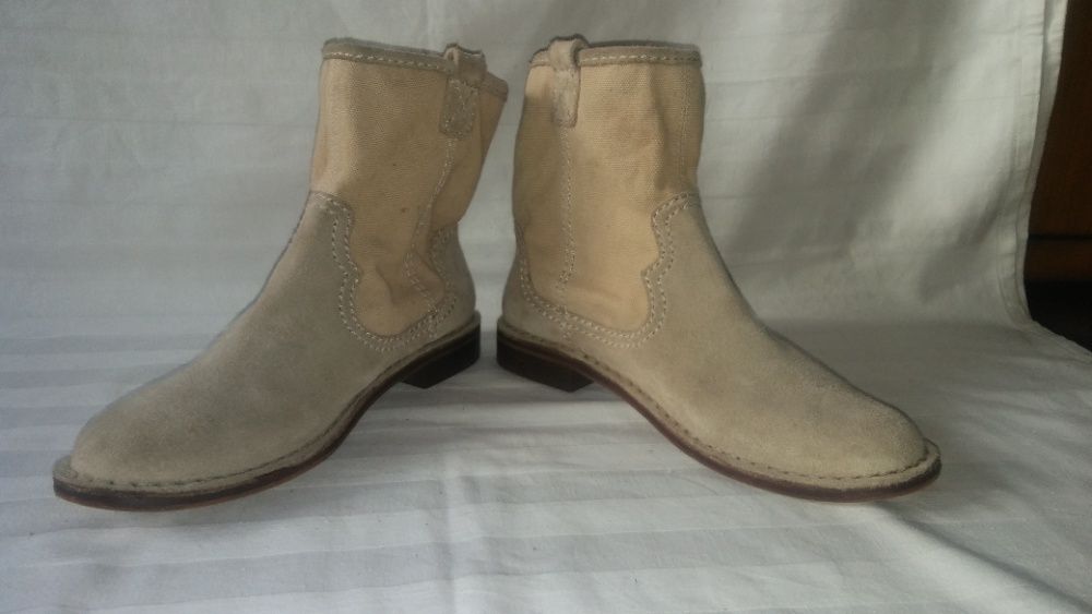 Clarks botki roz.41, dł.wkł.26 cm- skóra+ tkanina- stan bdb