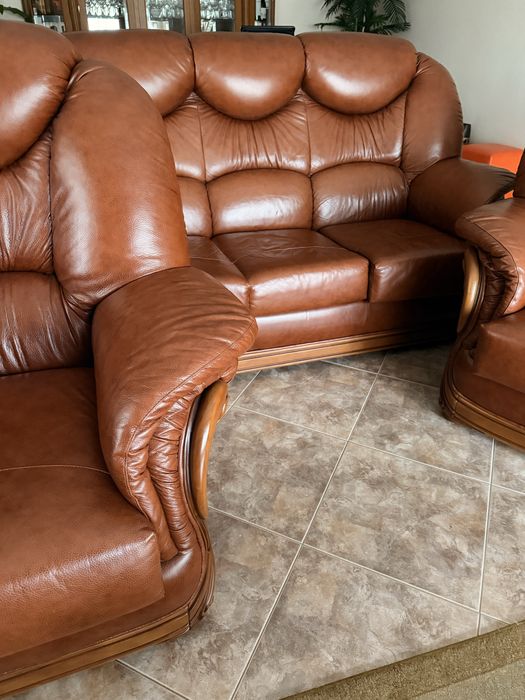 Sofá e Poltronas em Pele -> 3 + 1 +1