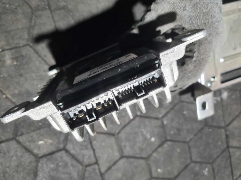 Nissan 370z wzmacniacz BOSE