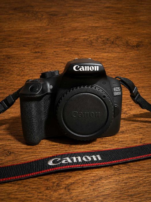À Venda – Canon EOS 1300D + Acessórios (Excelente Estado) / Máquina fotográfica Canon EOS 1300D