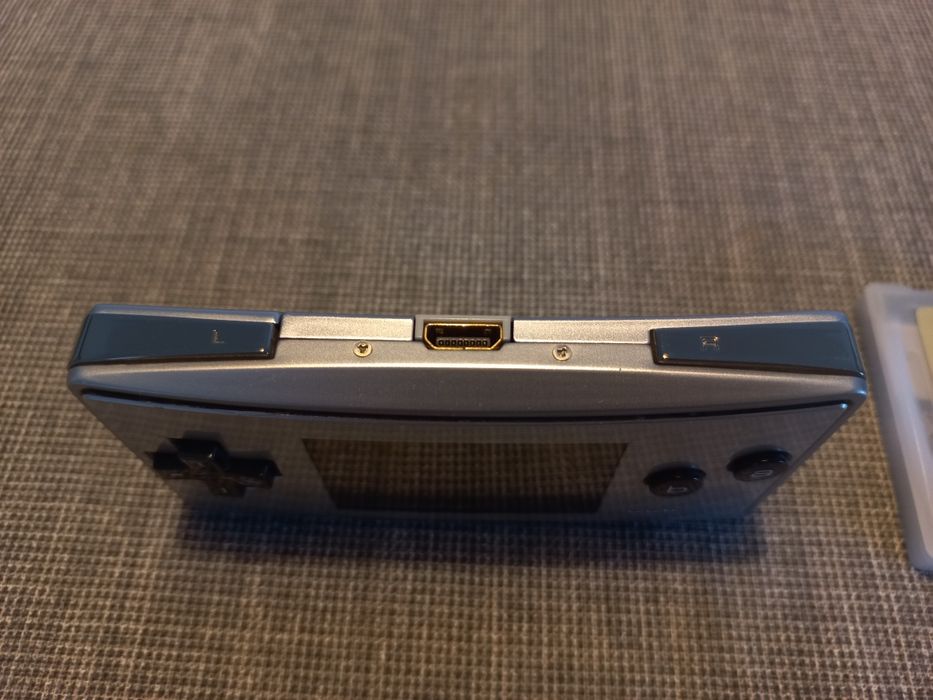 Nintendo Game Boy Micro + EZ Flash IV