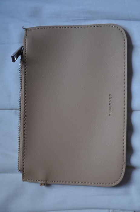 Nowa beżowa saszetka skórzana Reserved