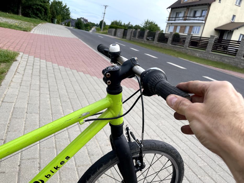 Lekki rower dla dziecka KUbikes 20L MTB