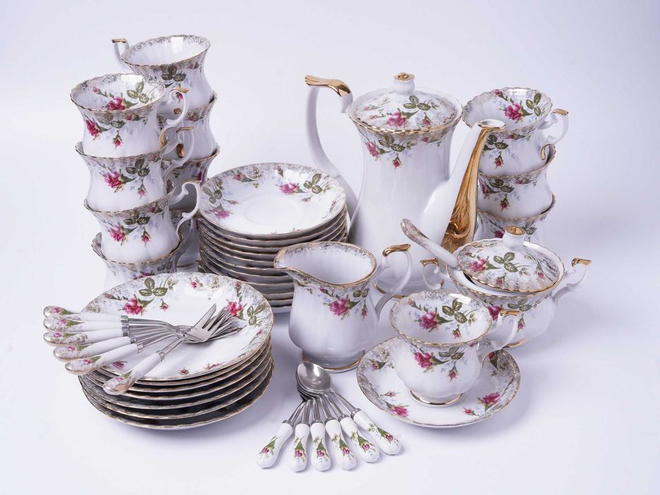 Klasyczny serwis kawowy Chodzież „Róża angielska”, złocenia, PRL