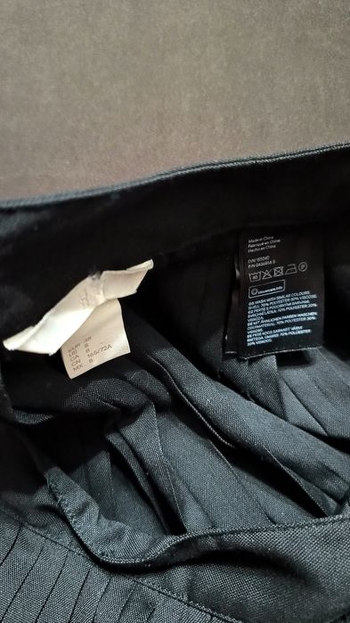 Спідниця H&M плісе спідничка до школи 38 р. 165 см.