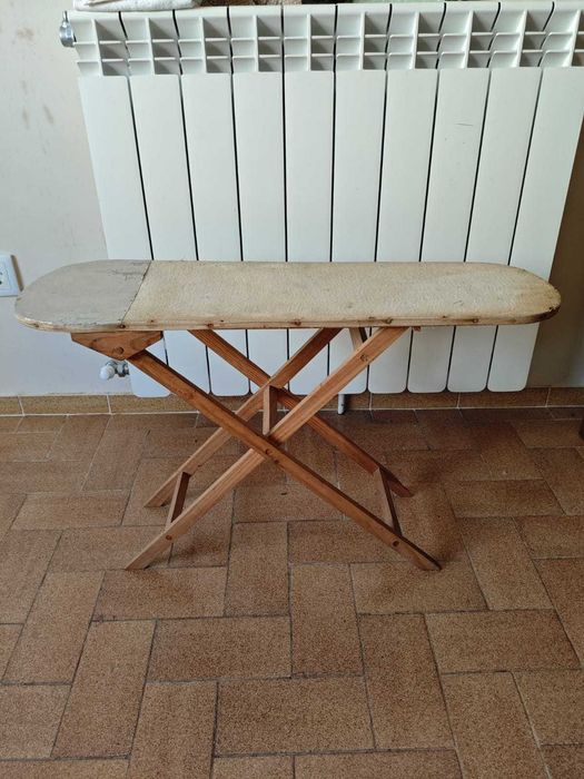 Tábua de engomar para criança antiga em madeira  - VINTAGE