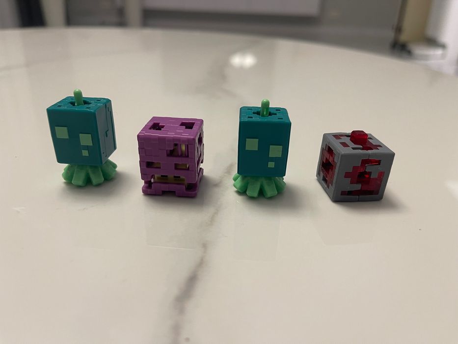 Колекційна фігурка Kinder Joy Minecraft