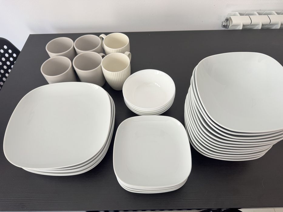 Serviço de porcelana de 30 peças com pratos e 6 chávenas IKEA