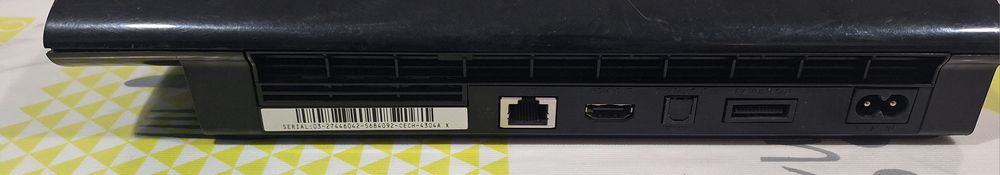 PlayStation 3 Super Slim 12GB (CECH 4304A)