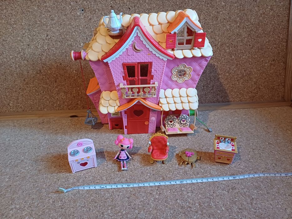 Lalaloopsy casa, boneca e mobília. Conjunto.