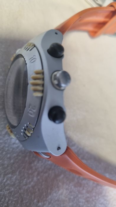 Swatch  laranja  quase novo