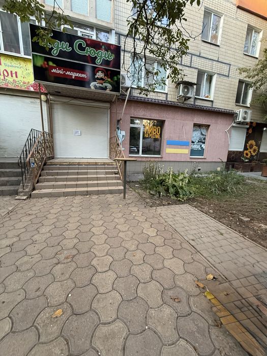 Фасадне комерційне приміщення в оренду та продаж 5 Зарічний «Бродвей»