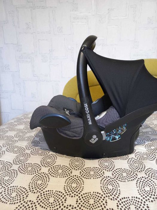 Продам дитяче автокрісло Maxi-Cosi
