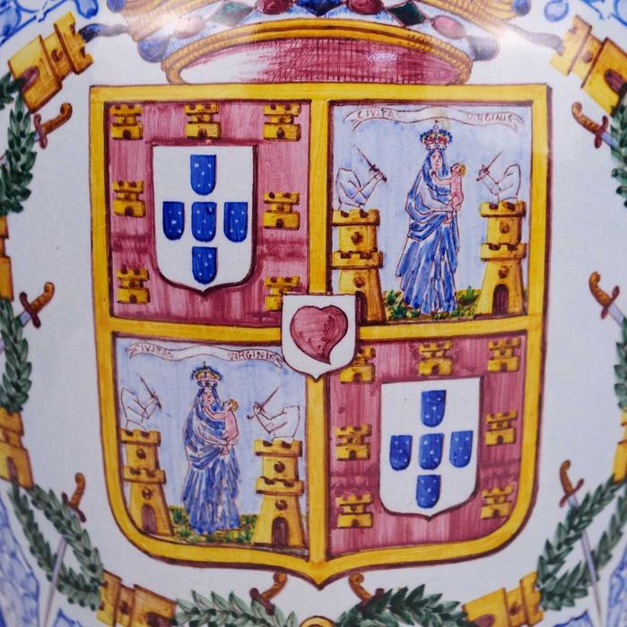 Imponente ânfora em faiança da Fábrica do Carvalhinho
