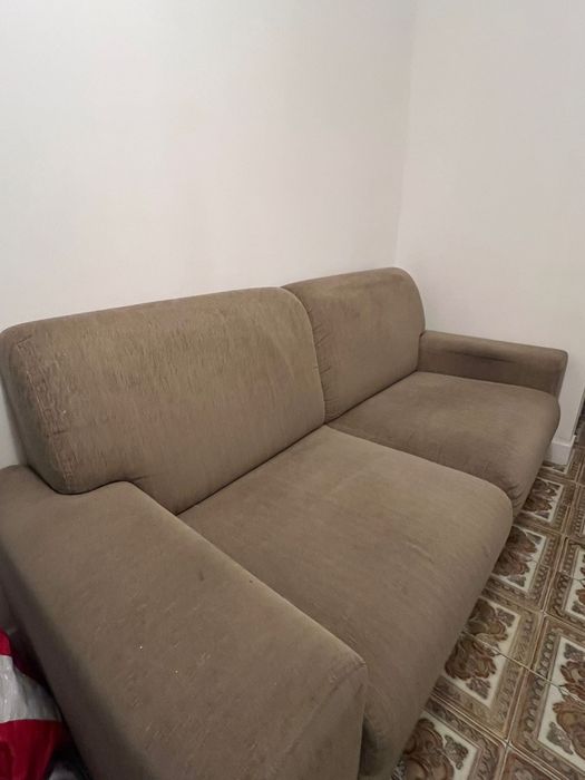 Sofá Bege em Bom Estado