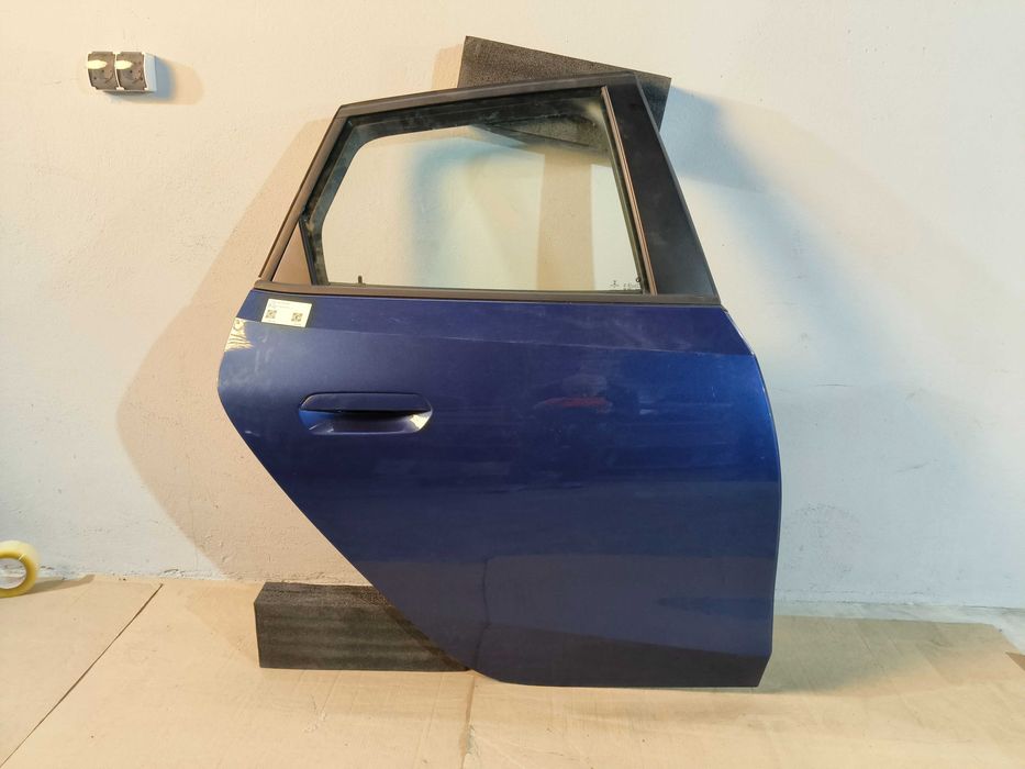Дверь передняя задняя левая правая BMW 2 U06 бмв в Цвет в Наличии