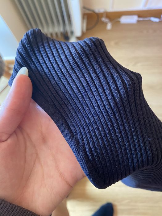 Body preto com recorte no busto