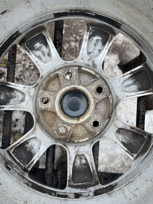 Комплект (4 шт.) дисків на  VW