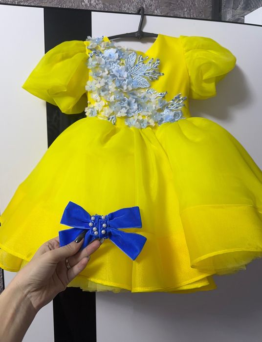 Продаж суконь на випускний