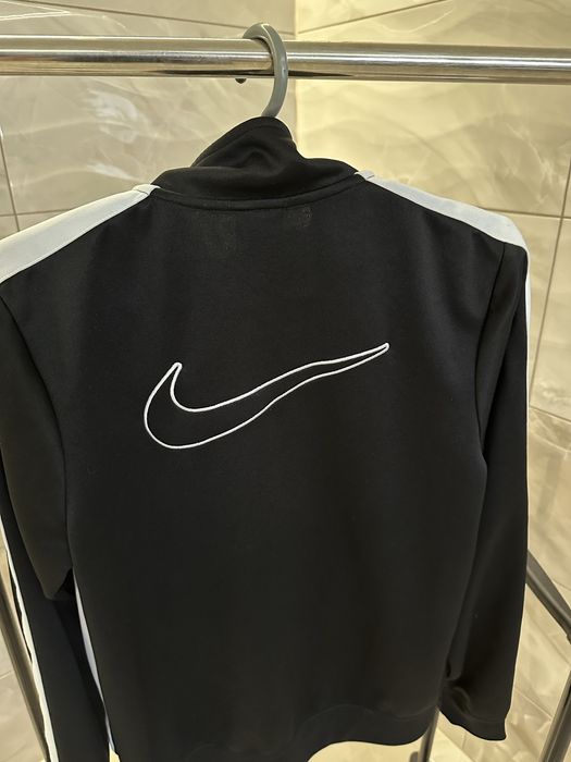 Зипка від бренду nike