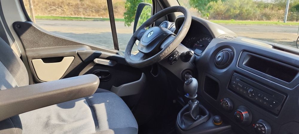 Renault Master 100DCi cabine dupla comercial 
Revisão feita em bom est