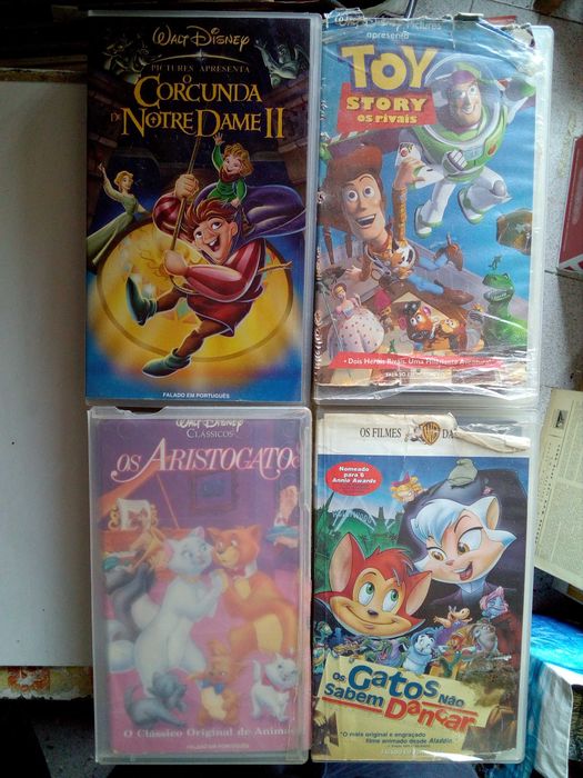 19 filmes em VHS Clássicos com as caixas
