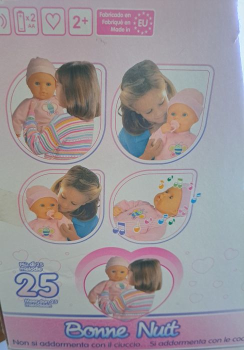 Boneca nova  diz mama entre outras coisas