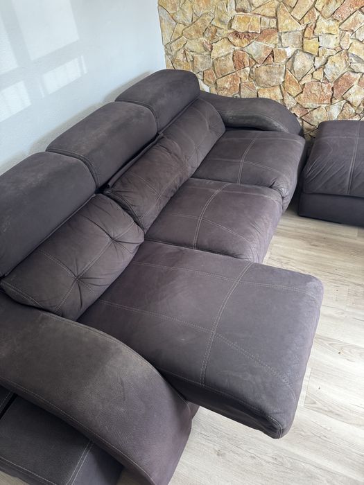 *Promoção* Sofá em microfibra com repousa pés