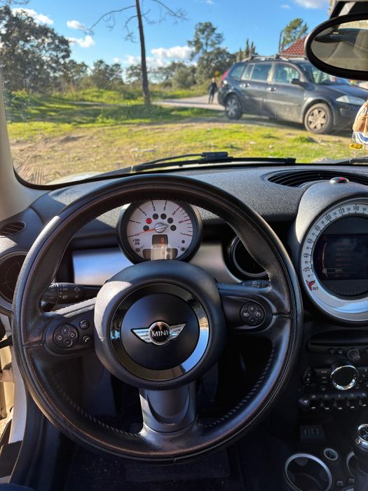 Mini cooper D 1.6 revisão completa impecável