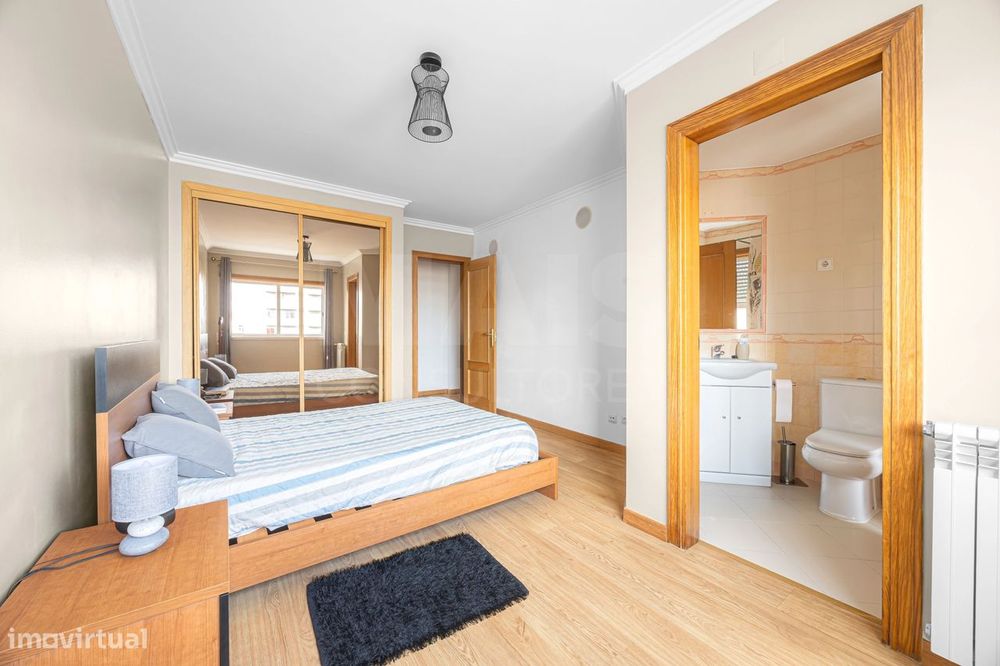 Apartamento T3 no Centro do Carregado | Parqueamento e Arrecadação