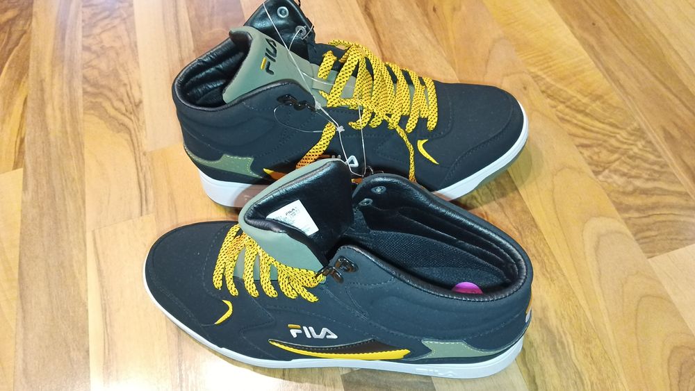 Продам зимние кроссовки