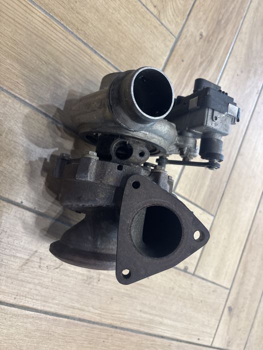 Turbina Turbosprężarka Land Rover Jaguar 49335-13810