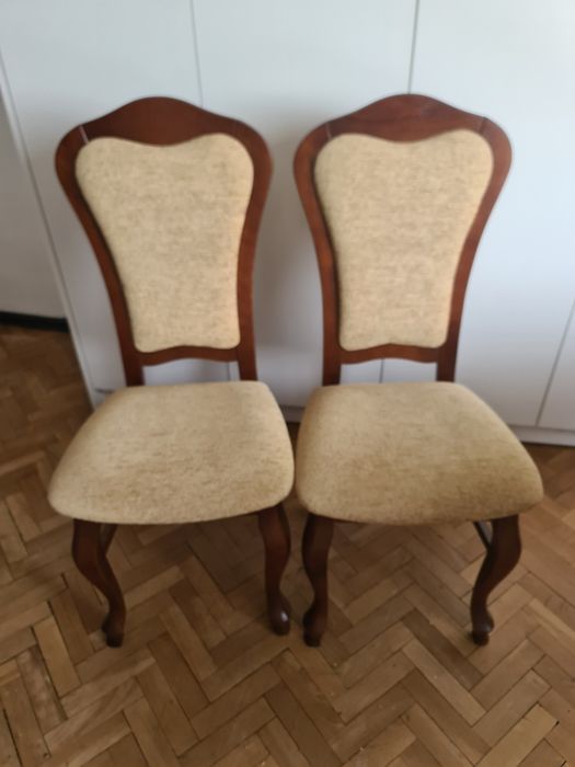 Stół z krzesłami do jadalni