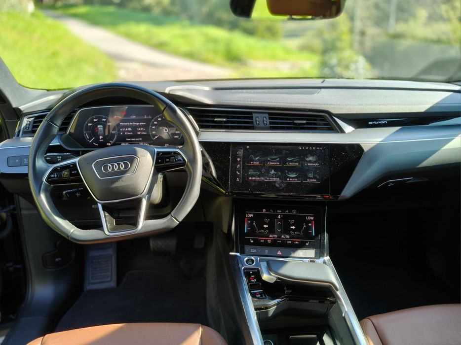 Audi E‑tron  (linha S-Line) – 11/2022 — Garantia Audi até 11/2030 ou 110.000 km
Preço: 33.650 €
Audi E‑tron 50 (linha S-Line) – 11/2022 — Garantia A