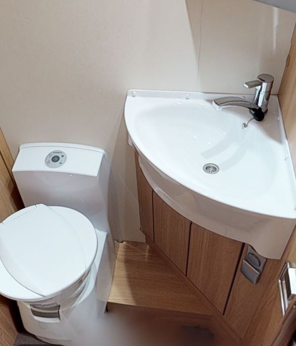 Wynajem kamper camper Sieradz 4 os. półintegra knaus