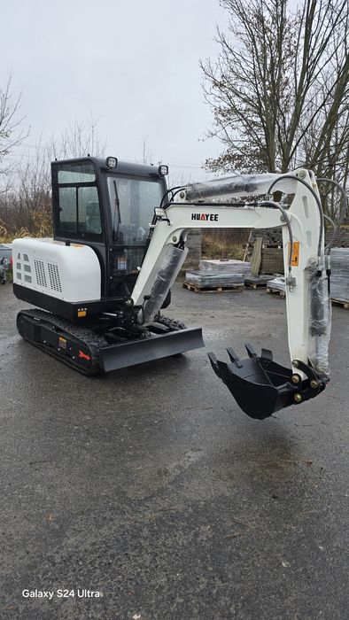 Продаємо мініекскаватор  Huayee HY30 2025