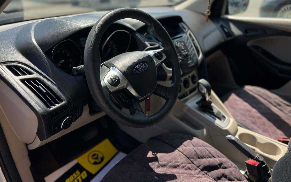 Ford Focus 2012 року