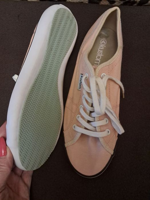 Кросівки жіночі Kustom