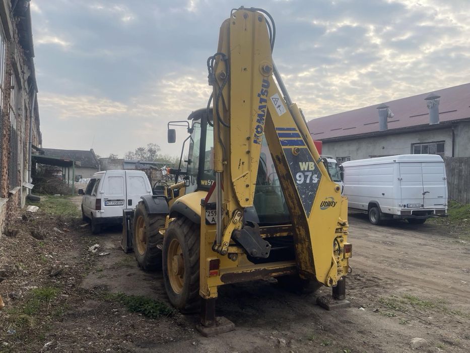 Екскаватор навантажувач komatsy