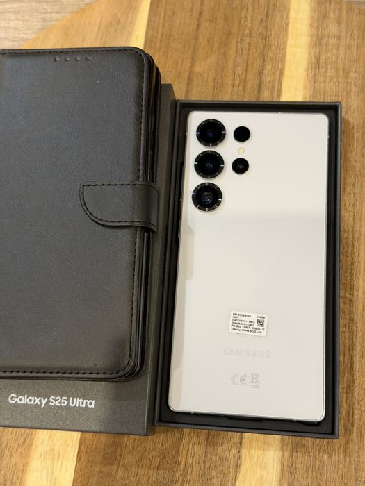 Samsung galaxy s25 ultra.