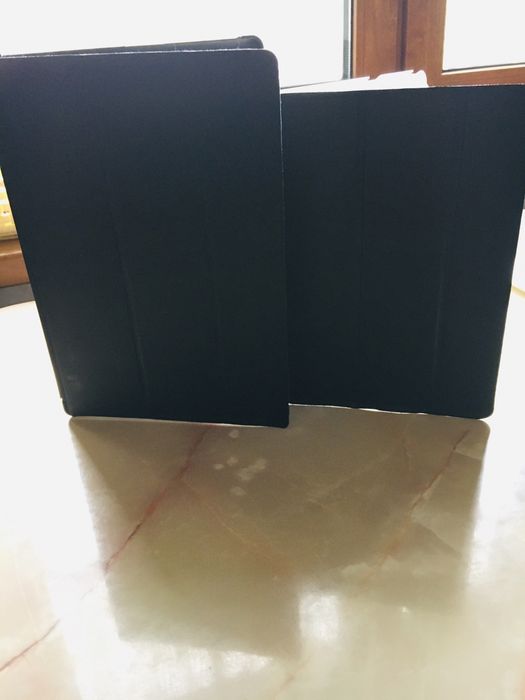 Продам чехлы для планшета б/у