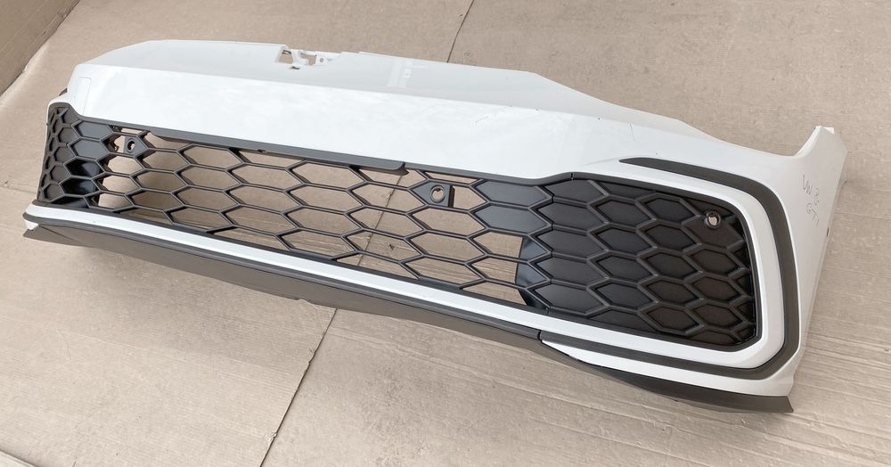 Zderzak przedni VW Golf VIII 8 5H0 GTI GTD - przód