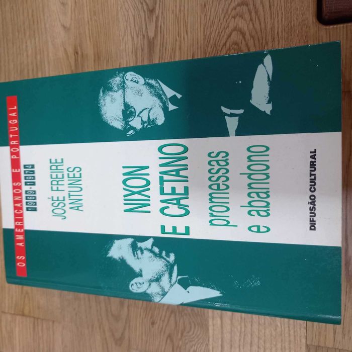 vendo livro Nixon e Caetano promessas e abandono