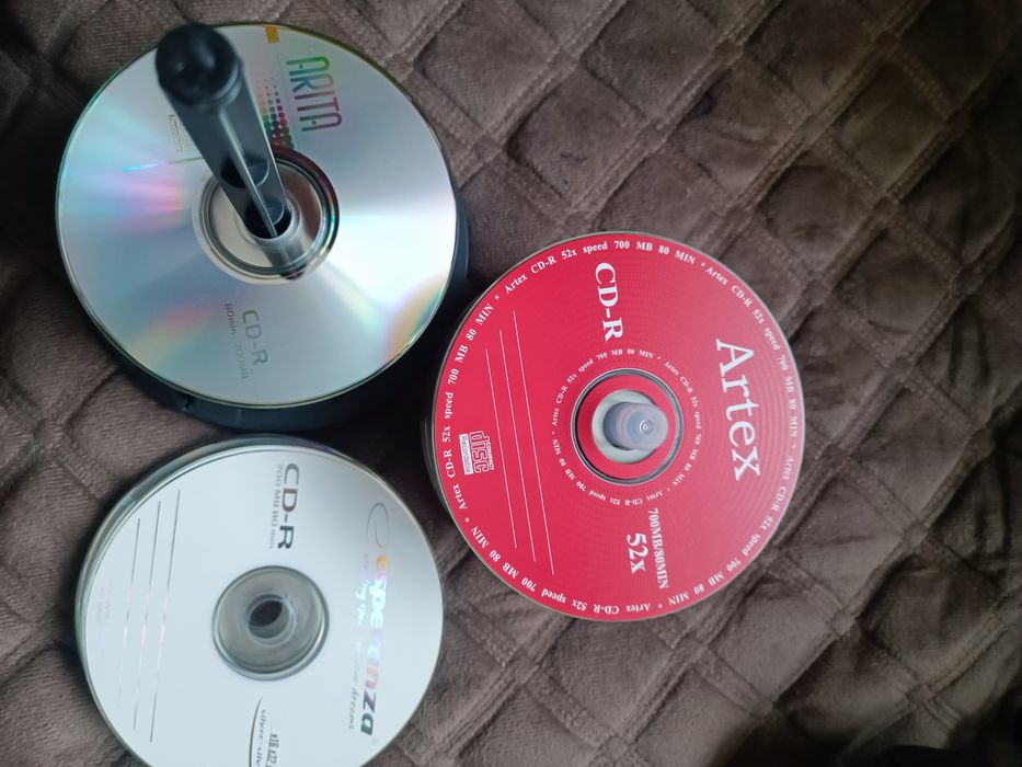 Диски Якісні Нові DVD-R+R , СD , прінт і інші . Ціна за 1 штуку .