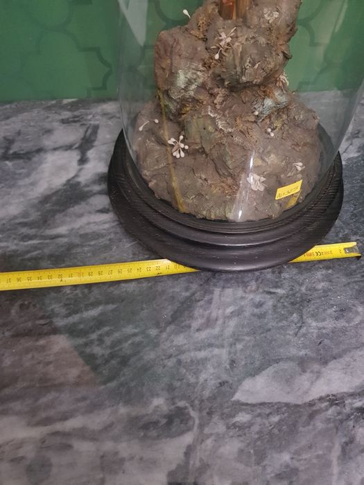 Redoma em vidro com cruzifixo