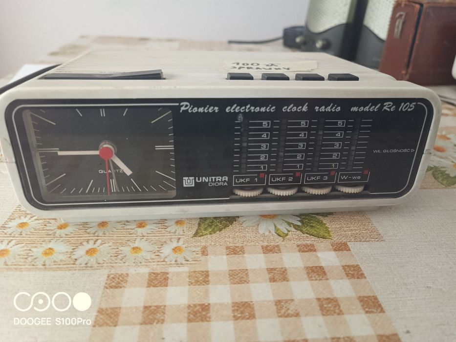 UNITRA pionier re105 radio budzik