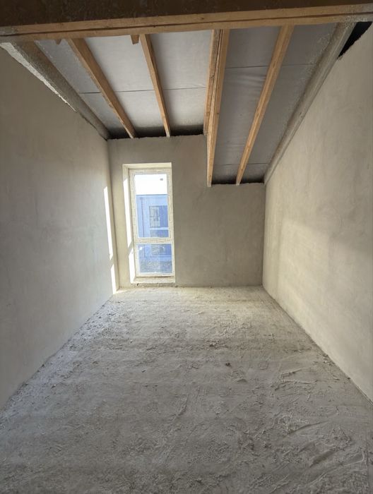 Продаж таунхауса в с. Крихівці, готовий до ремонту