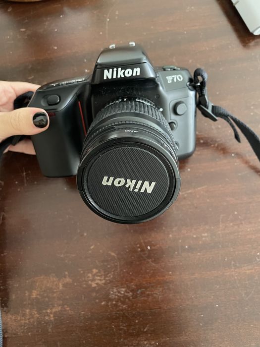 Máquina fotográfica Nikon F70
