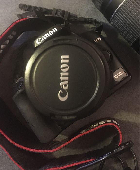 Canon EOS 1000D + lente